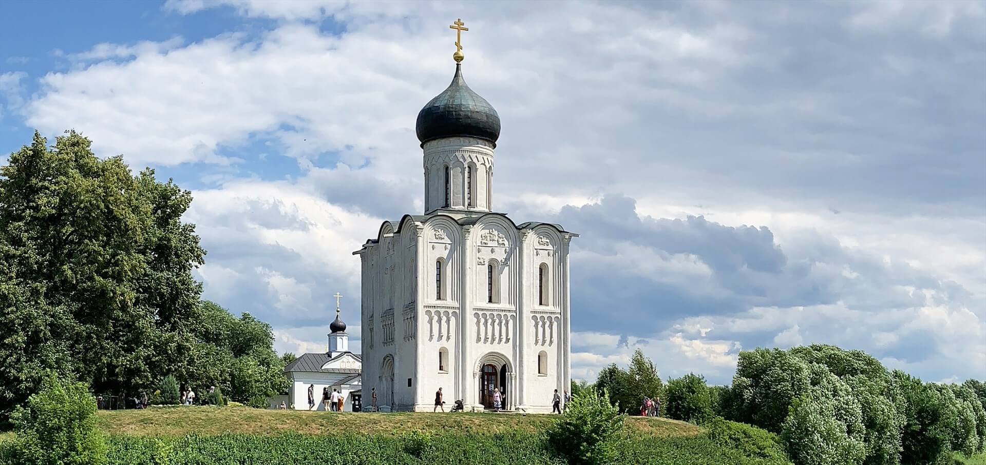 Церковь Покрова на Нерли. Фото: Vadim Indeikin, CC BY-SA 3.0 https://creativecommons.org/licenses/by-sa/3.0, via Wikimedia Commons